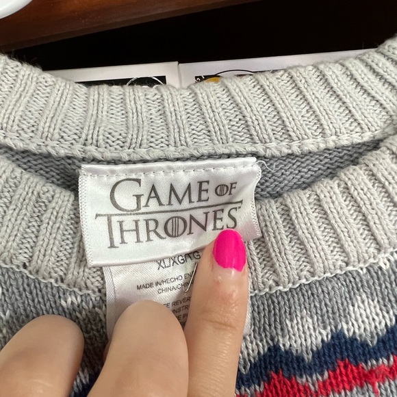 HBO Game of Thrones “winter is here” Christmas sweater - Picture 2 of 4